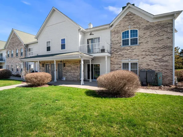 2720 Northview ROAD #33, Waukesha, WI 53188