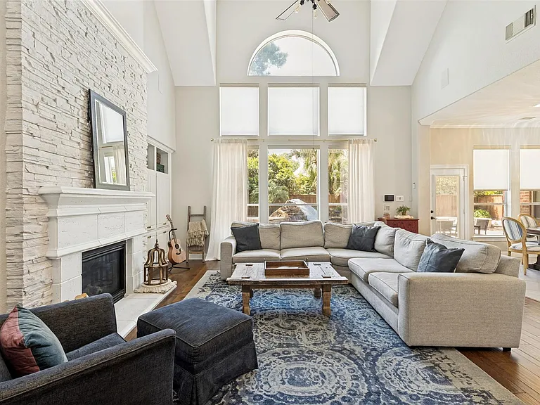 6011 Shady Alcove Ct — Photo 10