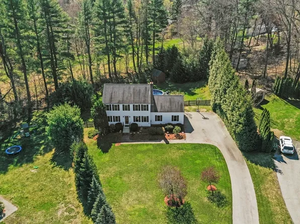 6 Spicebush Ln, Oxford, MA 01540