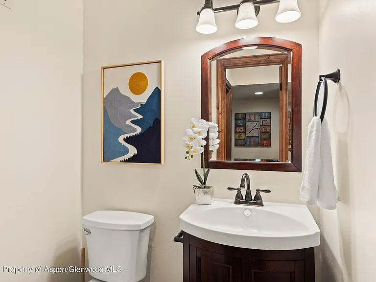 374 Meadow Ranch Dr — Photo 20