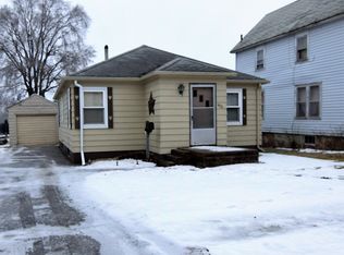 406 1st St SW, Clarion, IA 50525