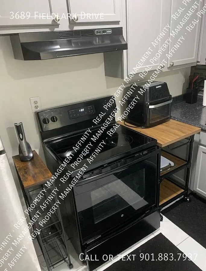 Move In Ready 3BR | LVP Flooring | Appliances & Furnishings Included — Photo 4