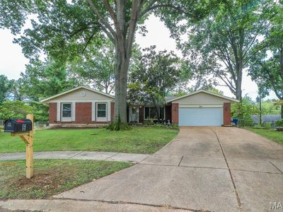 6 Le Tour Dr, Ballwin, MO, 63021