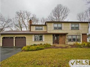 4 Whitney Dr, Marlboro, NJ 07746