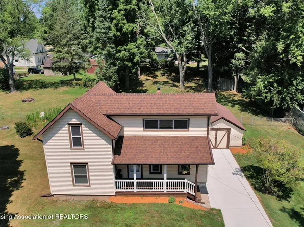 117 Fleming St, Grand Ledge, MI 48837