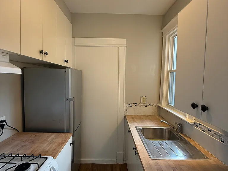 512 Whitney Ave #1B — Photo 7