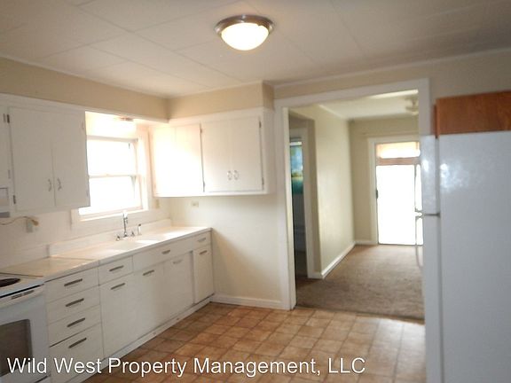 3rd image of 416 S Main St