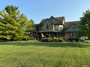 8482 S Shore Dr, Clarkston, MI 48348