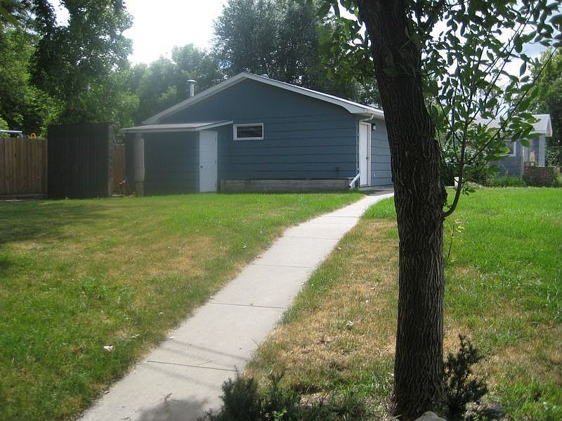 Detached 2 car garage