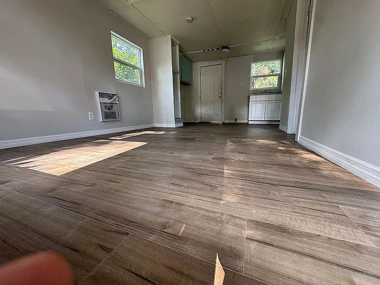8903 N Dexter Ave — Photo 9