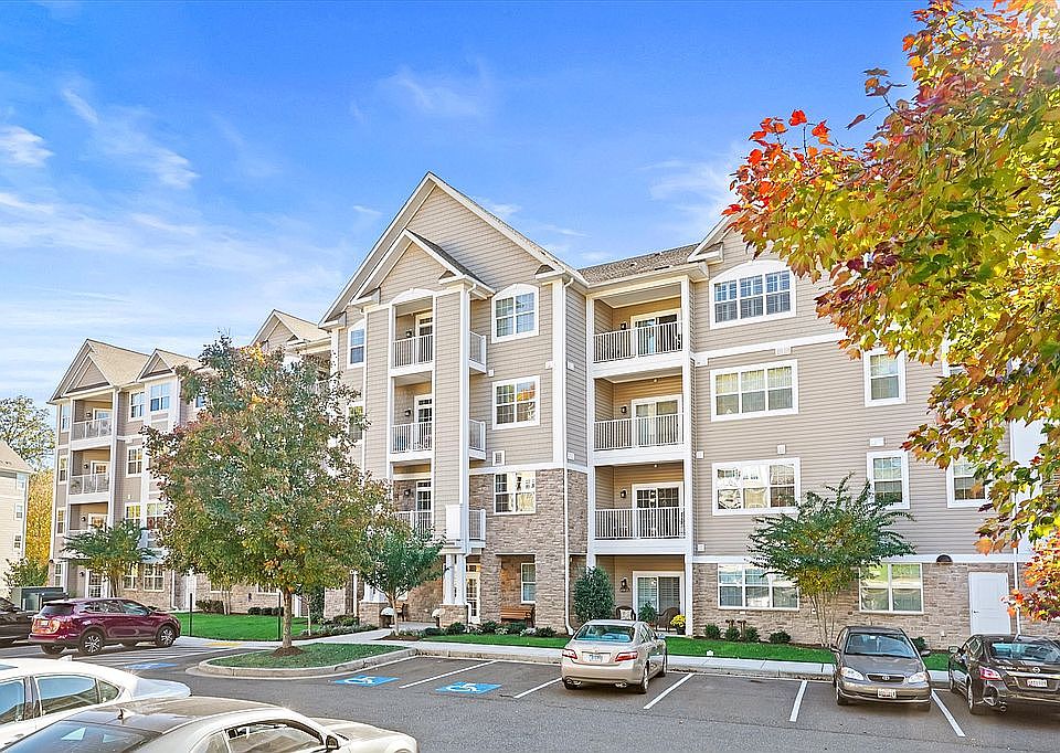 1st image of 900 Macphail Woods Xing APT 4J