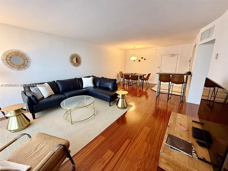 10275 Collins Ave #323 — Photo 11
