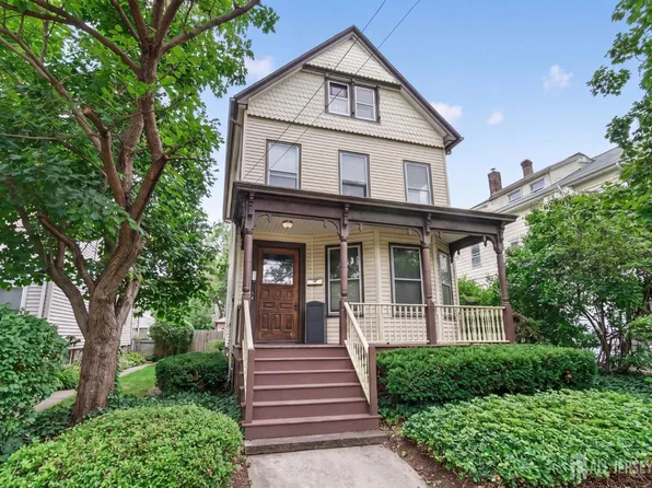 81 Louis St, New Brunswick, NJ 08901