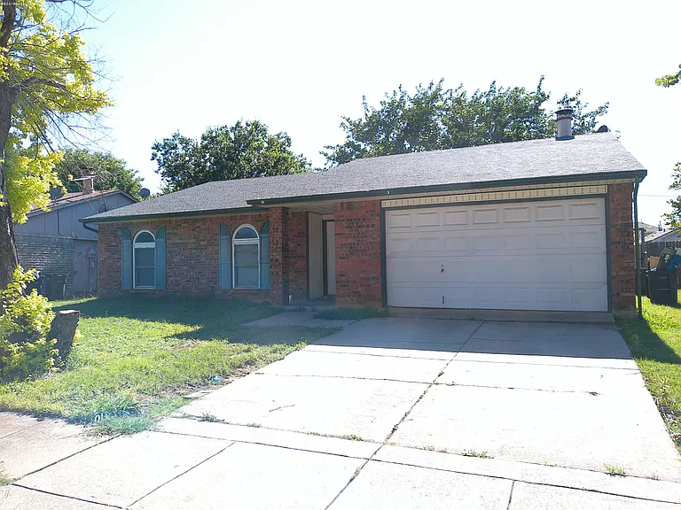 5809 Maiden Ln — Photo 16