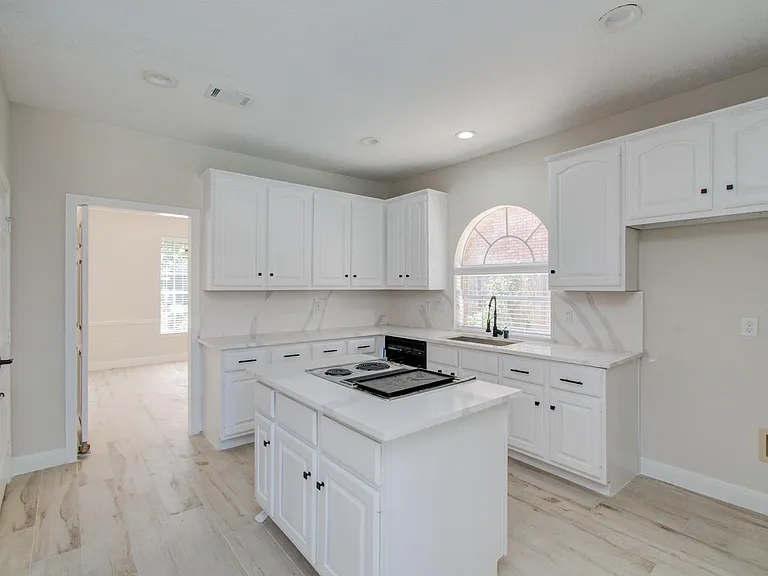 1711 Stone Meadows Ln — Photo 14