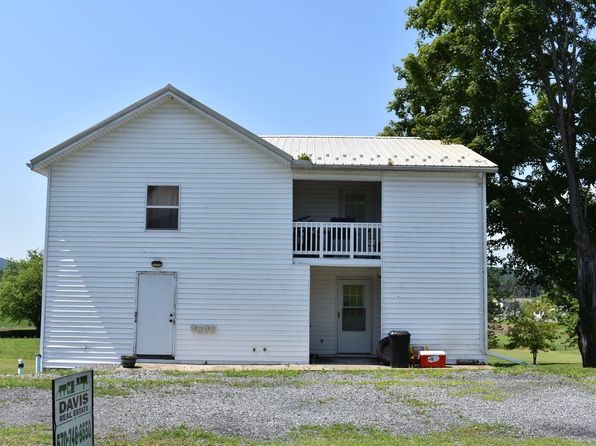 135 Kunes St #4