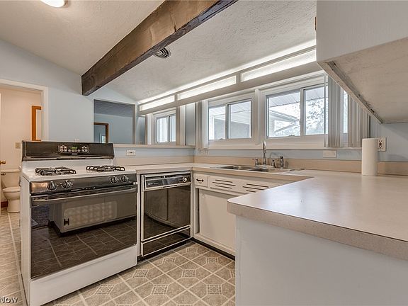 5th image of 7722 Chesterbrook Dr