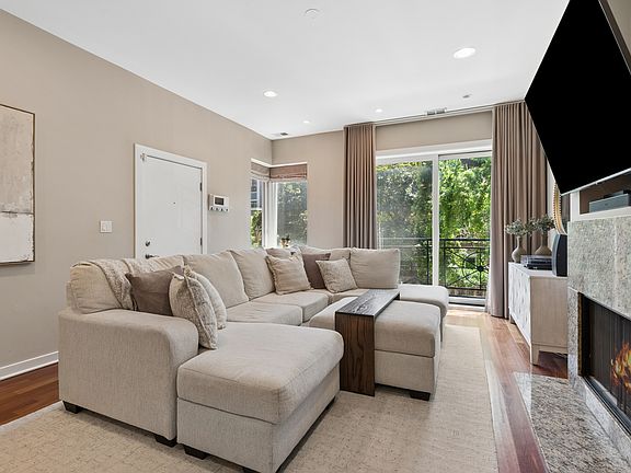 2nd image of 2310 W Wabansia Ave APT 2W