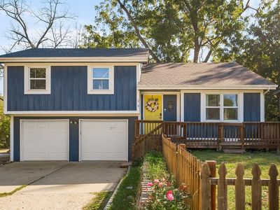 205 S Pleasant St, Tonganoxie, KS, 66086