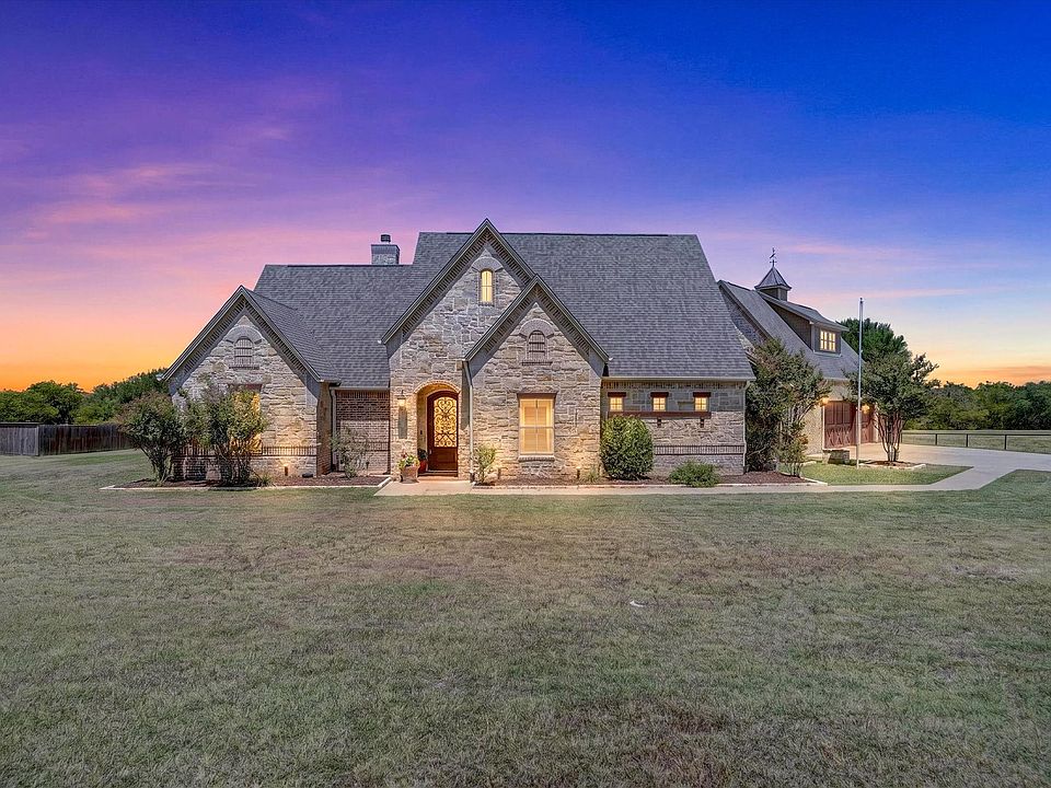 1st image of 100 Canyon Ridge Trl