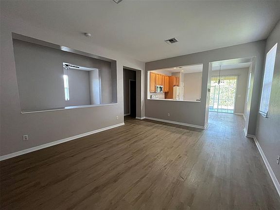 5th image of 13282 SW Pembroke Cir N