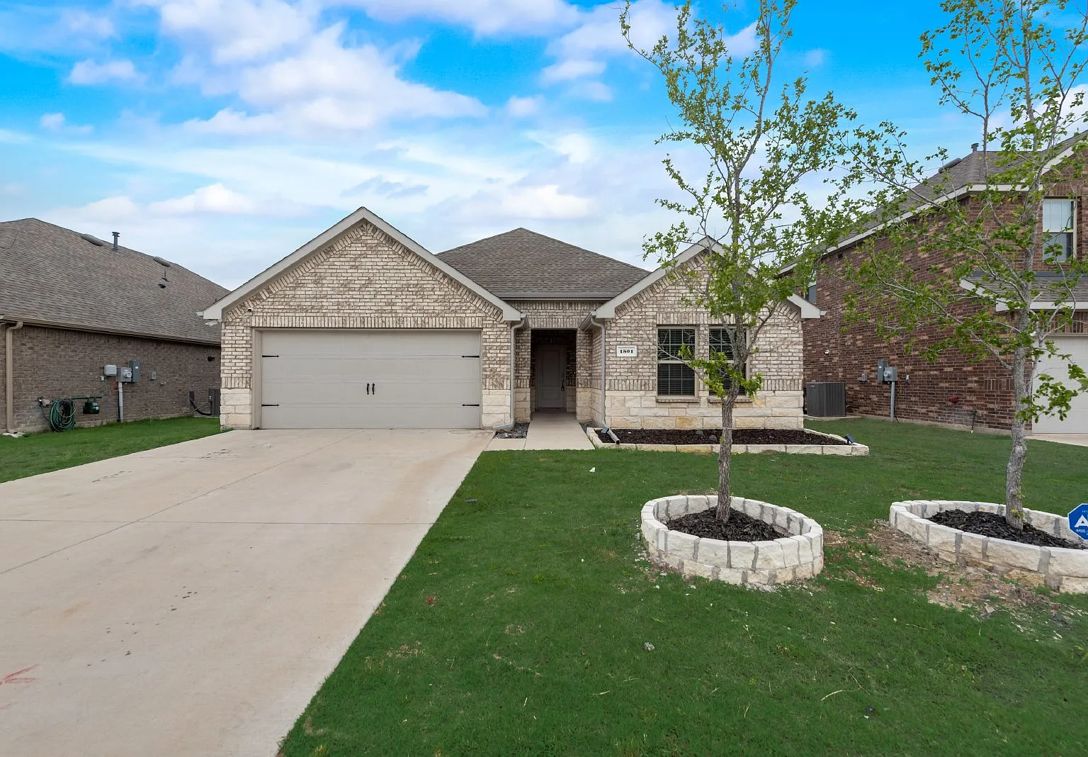 4 bed, 2.0 bath, 1794 sqft, $1,950 — Photo 1