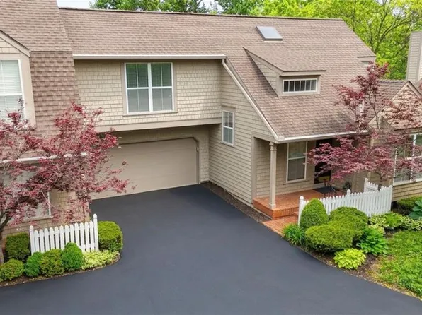 4016 W 79th St, Prairie Village, KS 66208