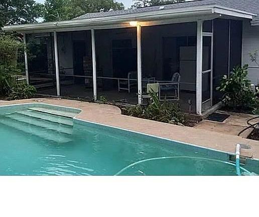 2nd image of 2712R Yorkshire Dr