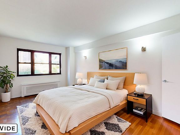 4th image of 165 E 35th St APT 8E