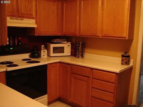 3rd image of 3405 E McLoughlin Blvd
