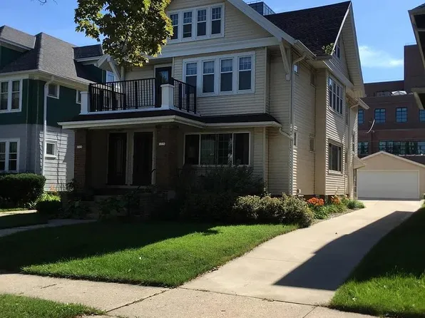 3316 N Cramer St, Milwaukee, WI 53211