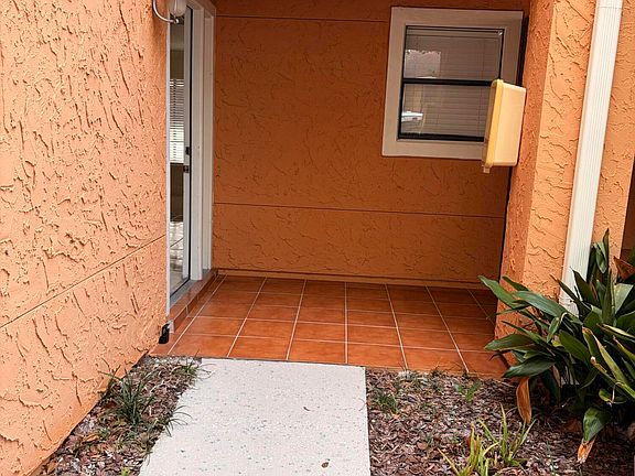 3rd image of 854 Shoreline Cir