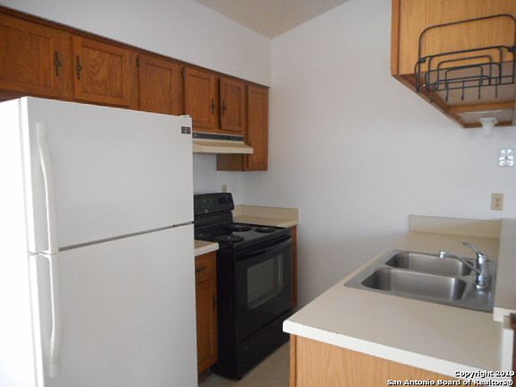 3rd image of 1042 Orts Dr #4