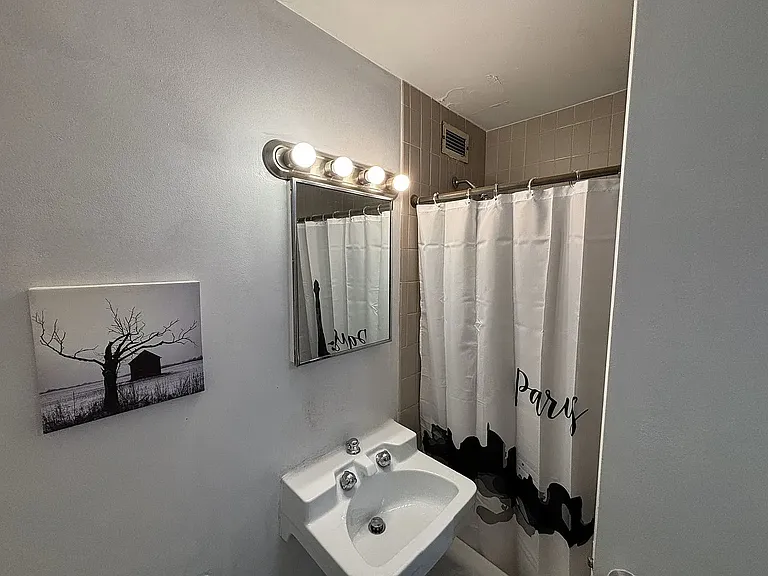 1450 E 55th Pl #927S — Photo 8