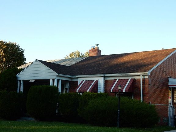 4th image of 18901 Roscommon St