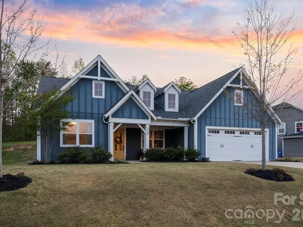 209 Country Lake Dr, Mooresville, NC 28115