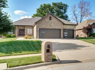 2315 W Darby St, Springfield, MO 65810