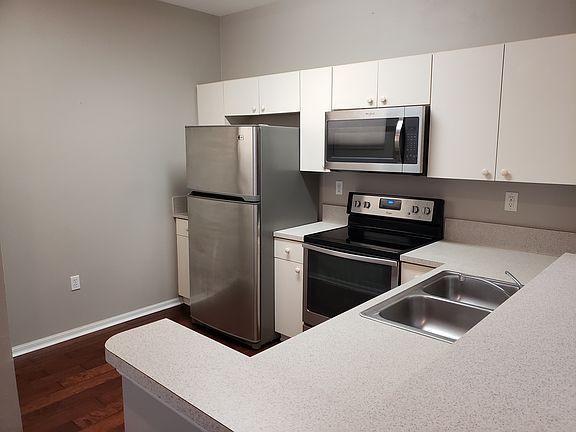 2nd image of 15409 Bellamar Cir APT 722