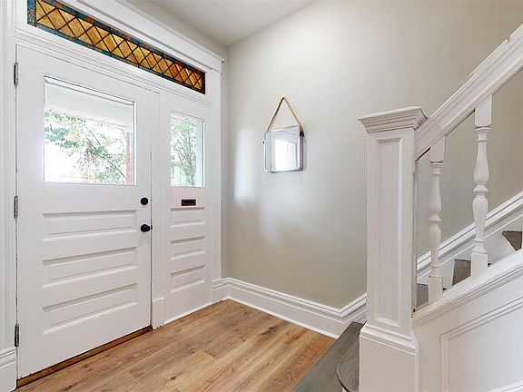 3rd image of 3311 Vista Ave