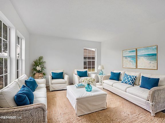 3rd image of 2266 BRIAN LAKES Drive E