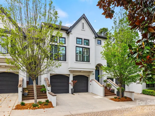 208 Wendover Heights Cir, Charlotte, NC 28211