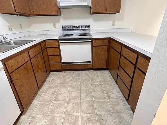 4th image of 395 S Oak Harbor St APT 104