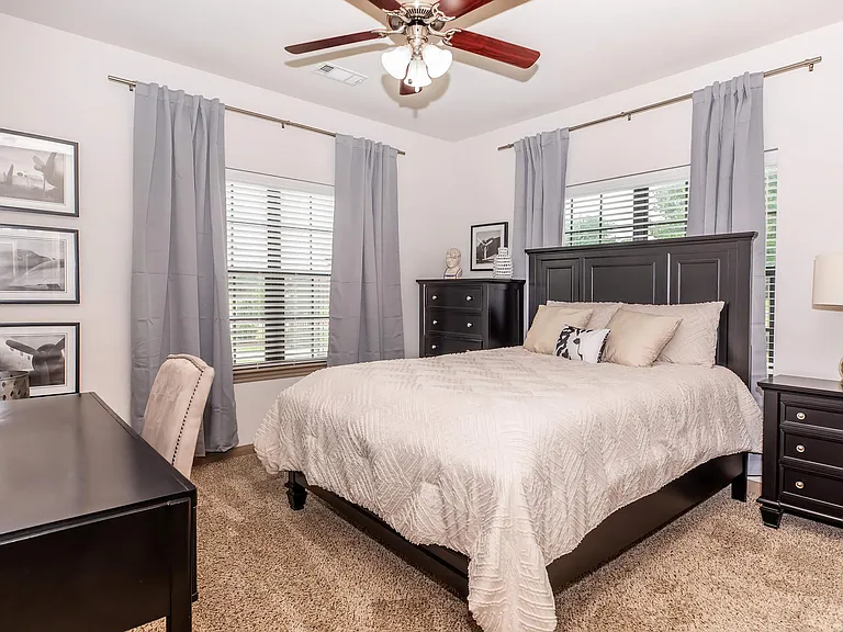 Town Creek Village Apartments — Photo 33