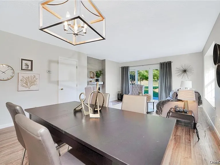 2 Goldsmith Ct — Photo 9