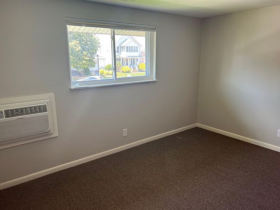 5th image of 217 Jefferson St