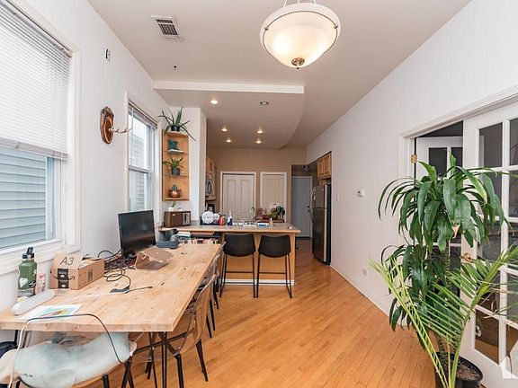 5th image of 2620 W Homer St #2S