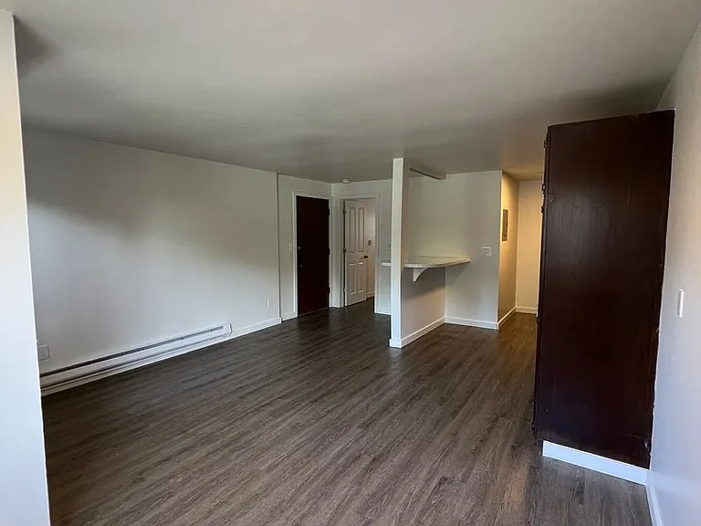 Eagle Court Apartments — Photo 29