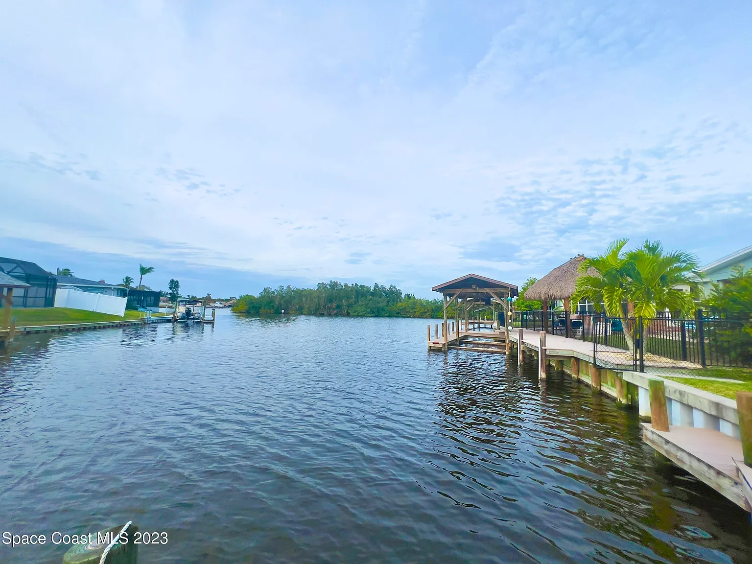 4 bed, 2.0 bath, 2107 sqft, $3,400 — Photo 2