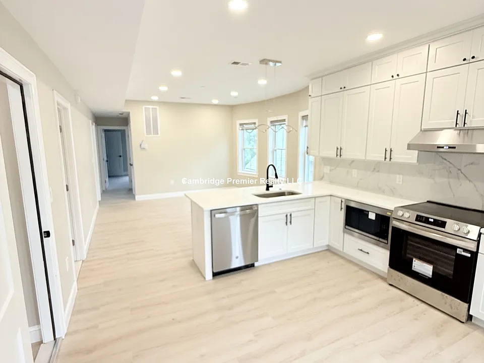 231 Highland Ave