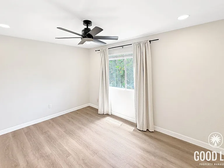 1817 E Grand Ave #36 — Photo 12